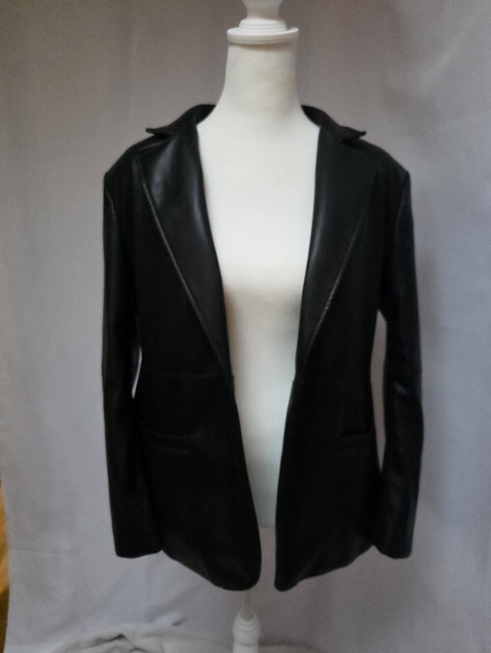 Banana Republic Faux Leather Blazer Jacket Black Women's 8 Petite Classic - Picture 3 of 11